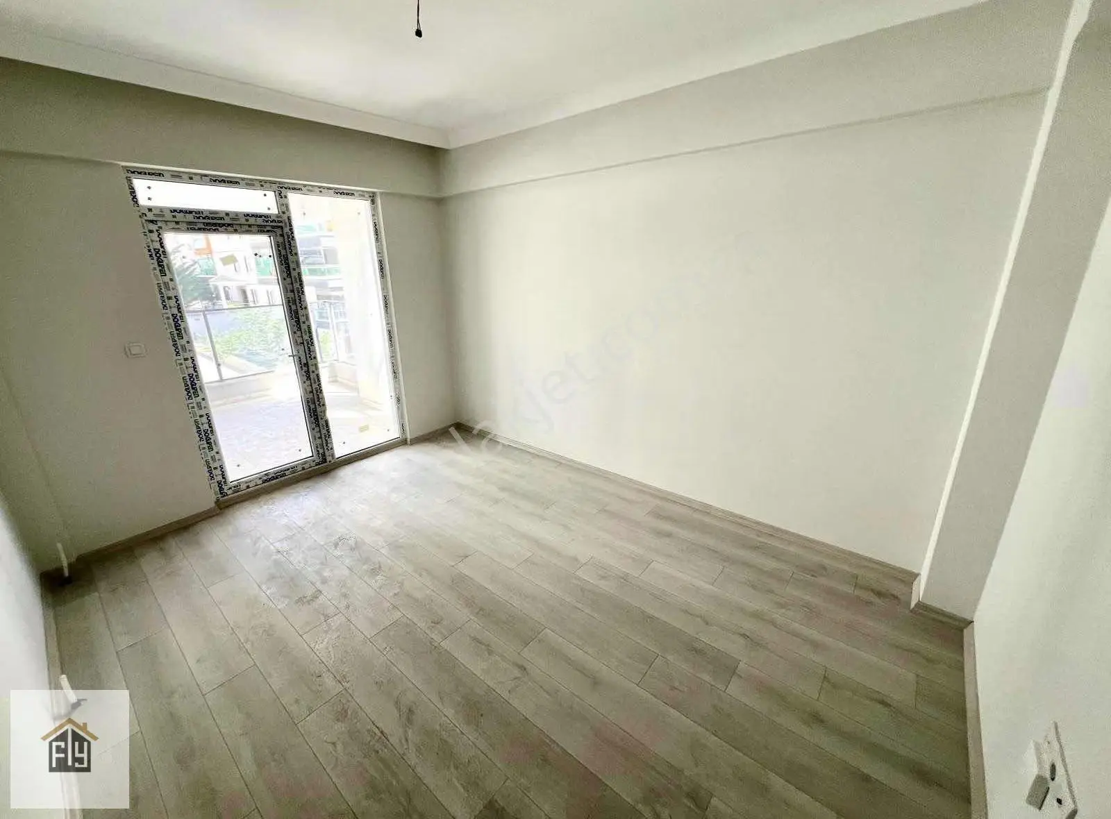 F&y Emlaktan Feridunçelik Mahallesinde Satılık 2+1 Katta Daire - Görsel 2