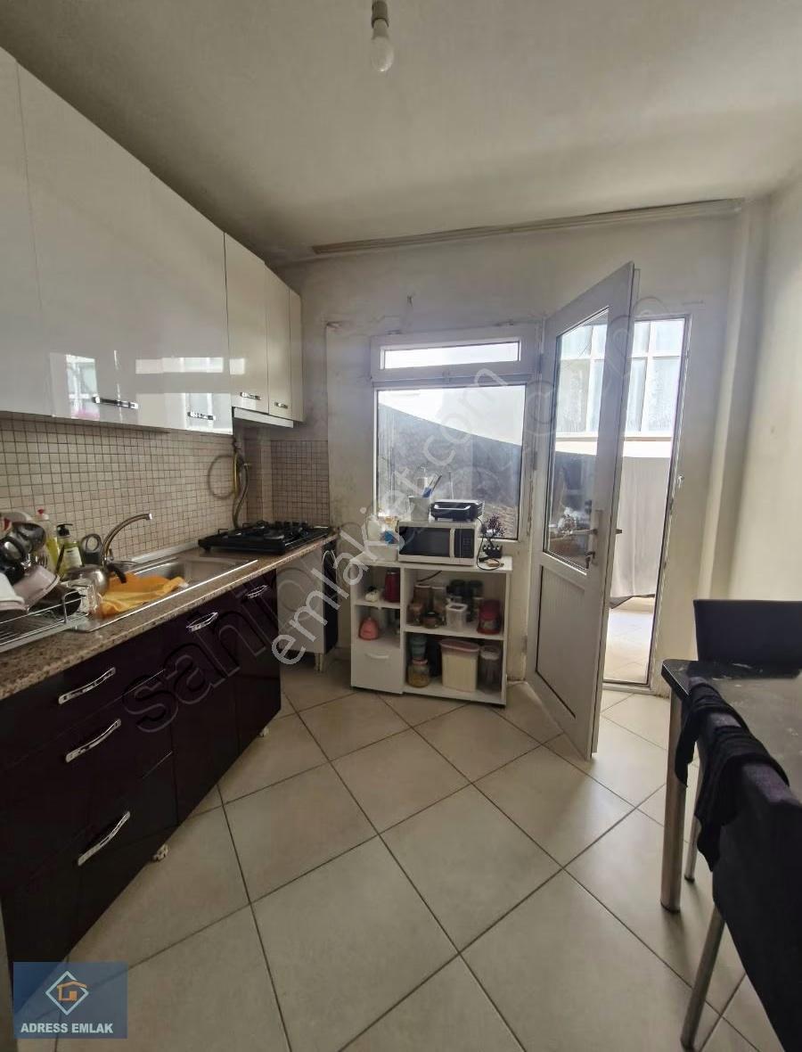 Küçükçekmece Cennet Mah. Satılık Yatırımlık 80 M2 2+1 Arakat - Görsel 5