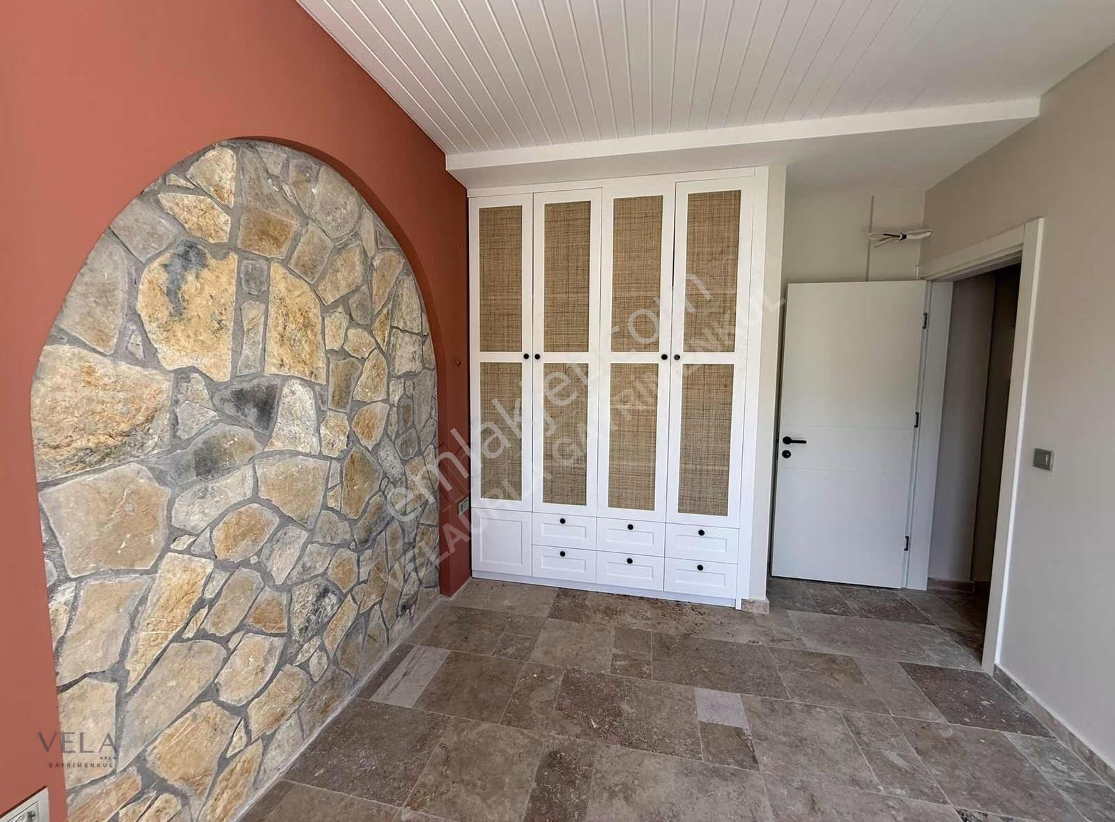 Urla Uzunkuyu'da Kiralık 2+1 Bahçeli Sıfır Lüks Villa - Görsel 29
