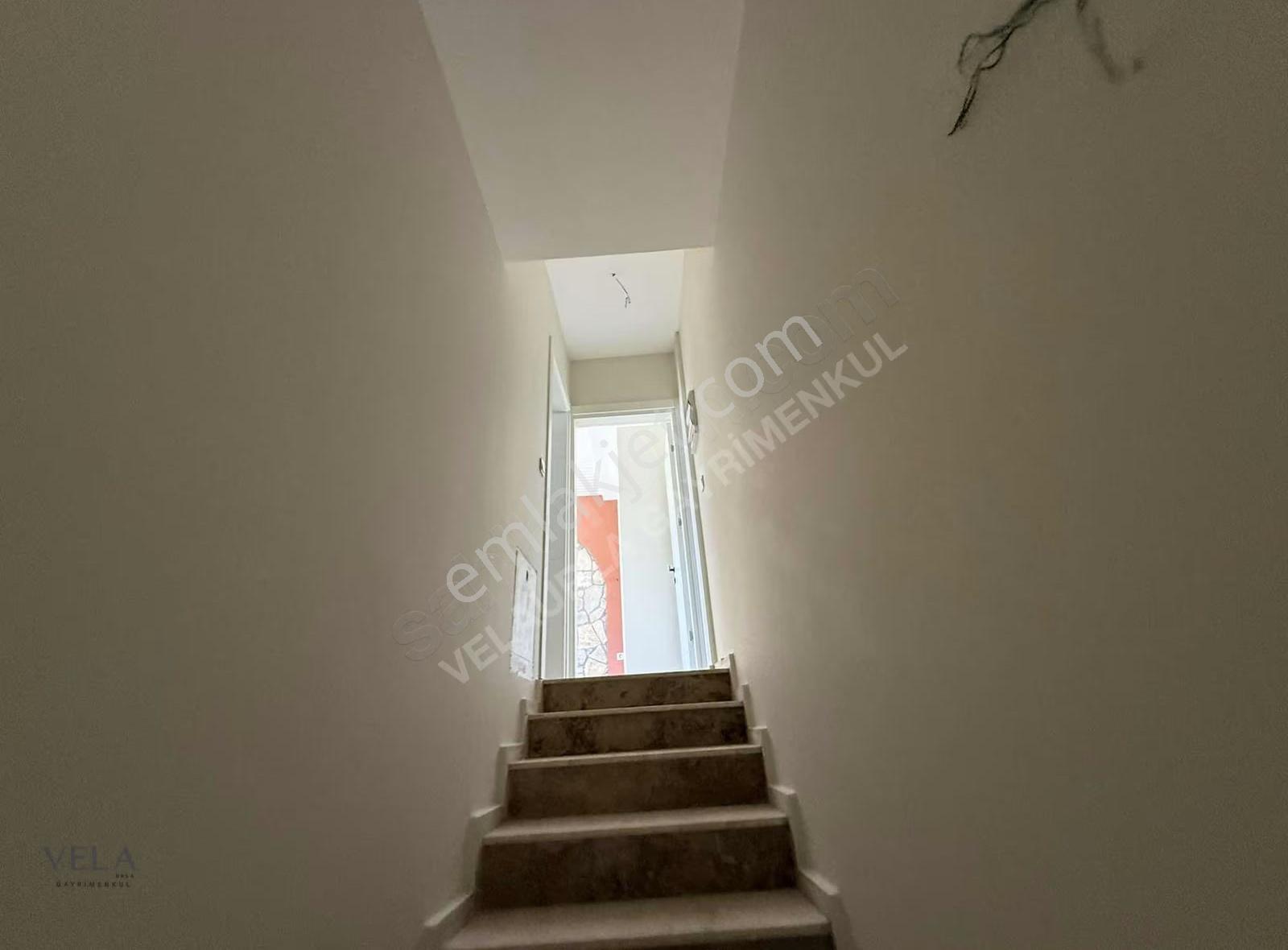 Urla Uzunkuyu'da Kiralık 2+1 Bahçeli Sıfır Lüks Villa - Görsel 6