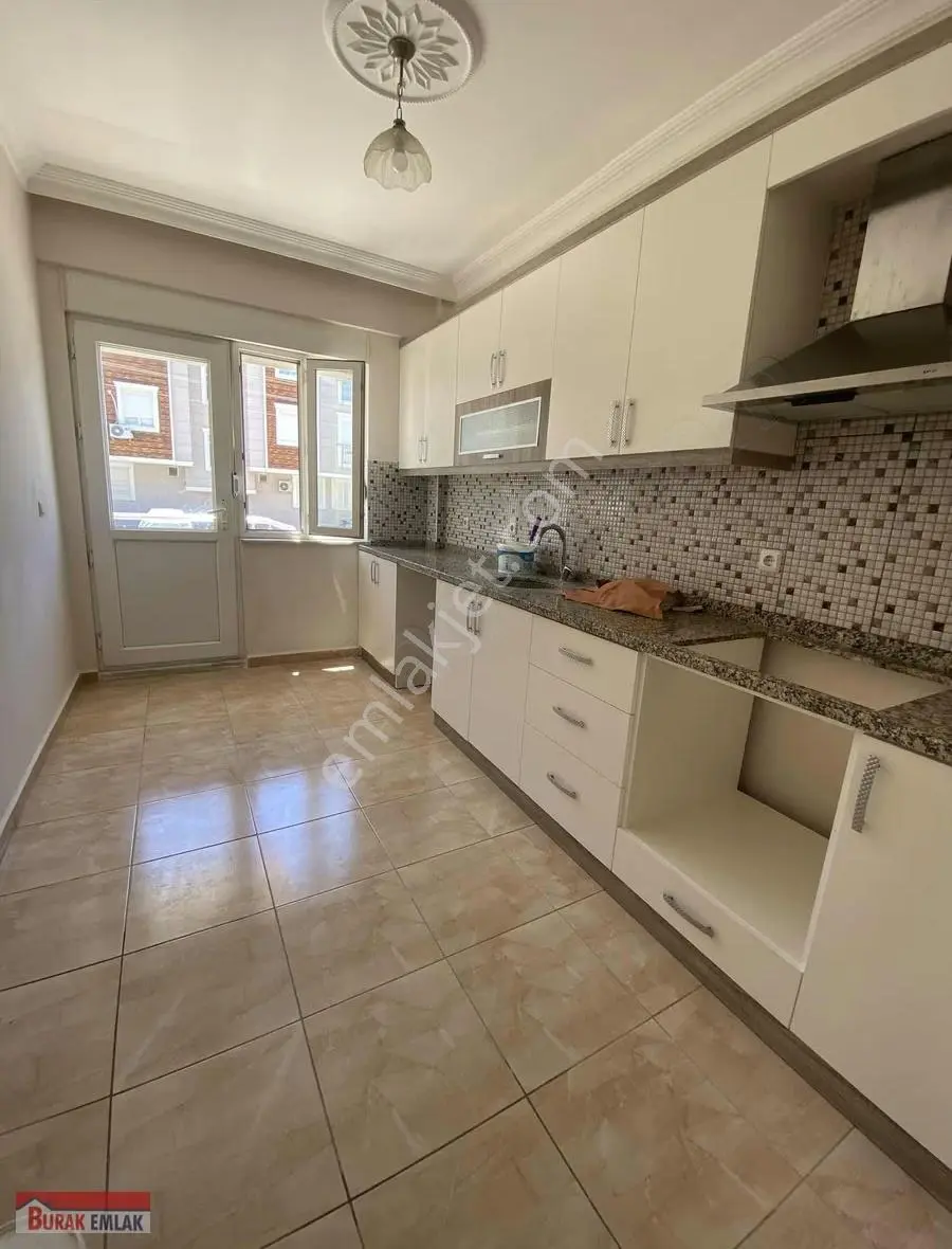 Sarılar Merkezi Konumda Kiralık 2+1 Daire - Görsel 3