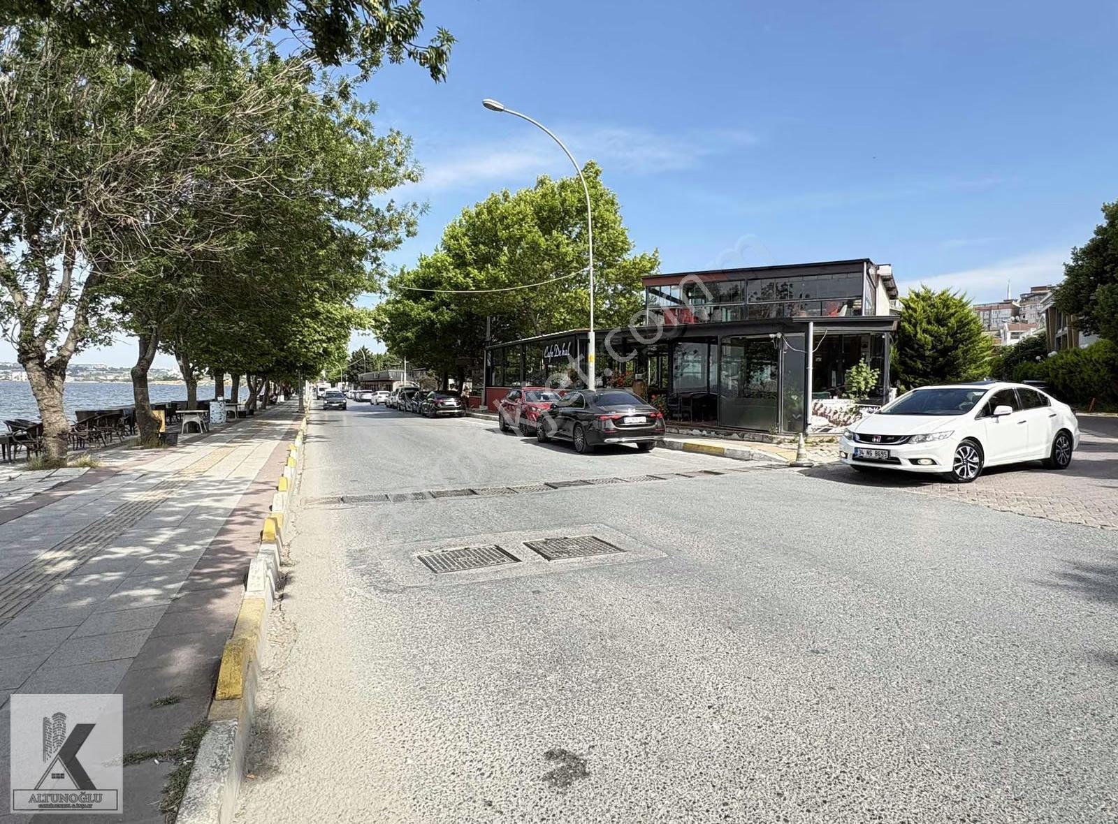 Altunoğlu"ndan Villa Tipi Yeni Bina 2+1 110m2 Ara Kat