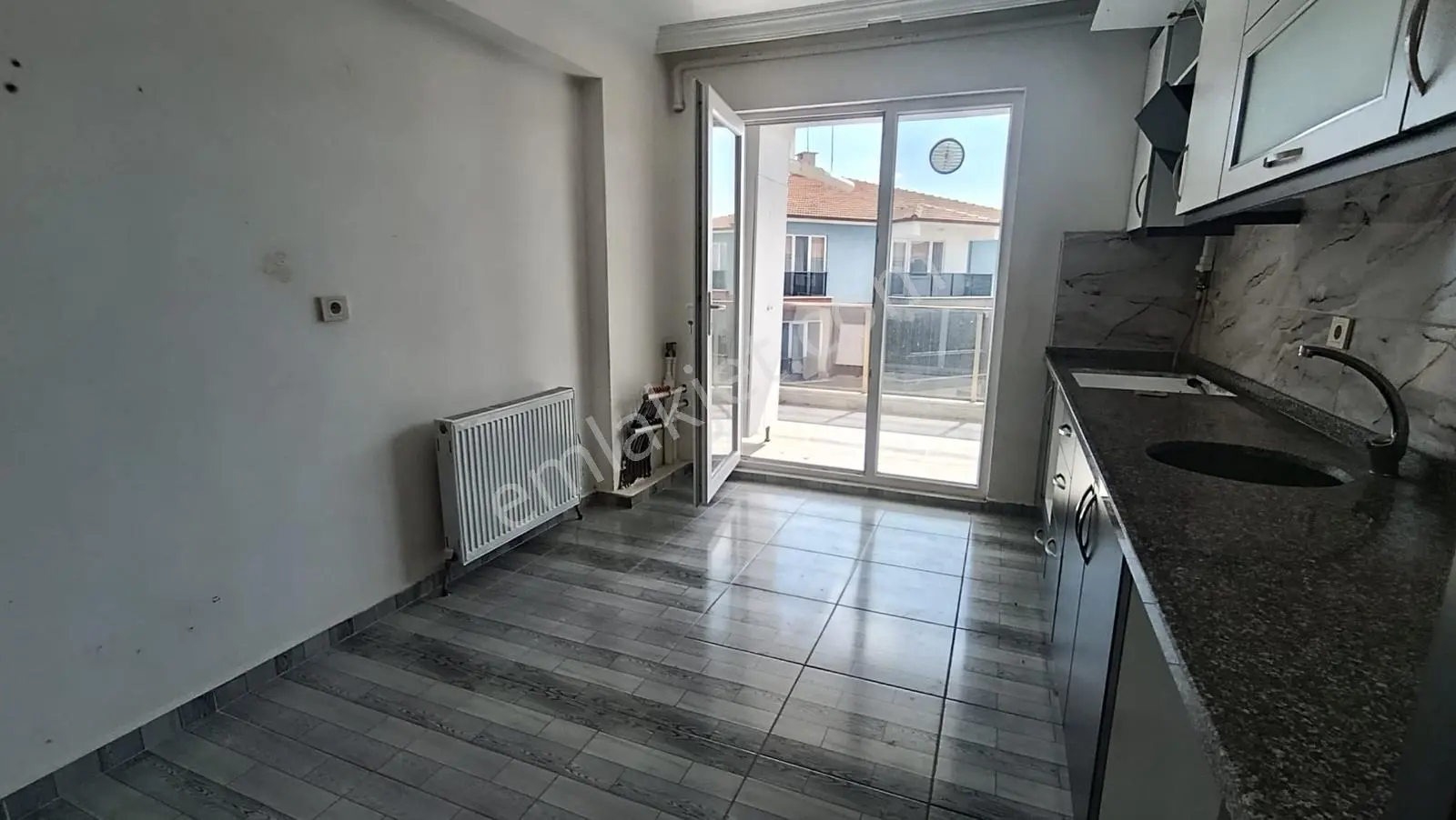 Kerim'den Ayvacık'da Kiralık Havuzlu 4+1 Ebeveyn Banyolu Daire - Görsel 4