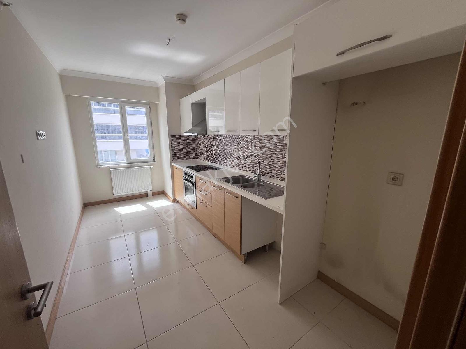 Maltepe Zümrütevler Marmaroom Sitesi 2+1 98 M2 Deniz Manzaralı - Görsel 18