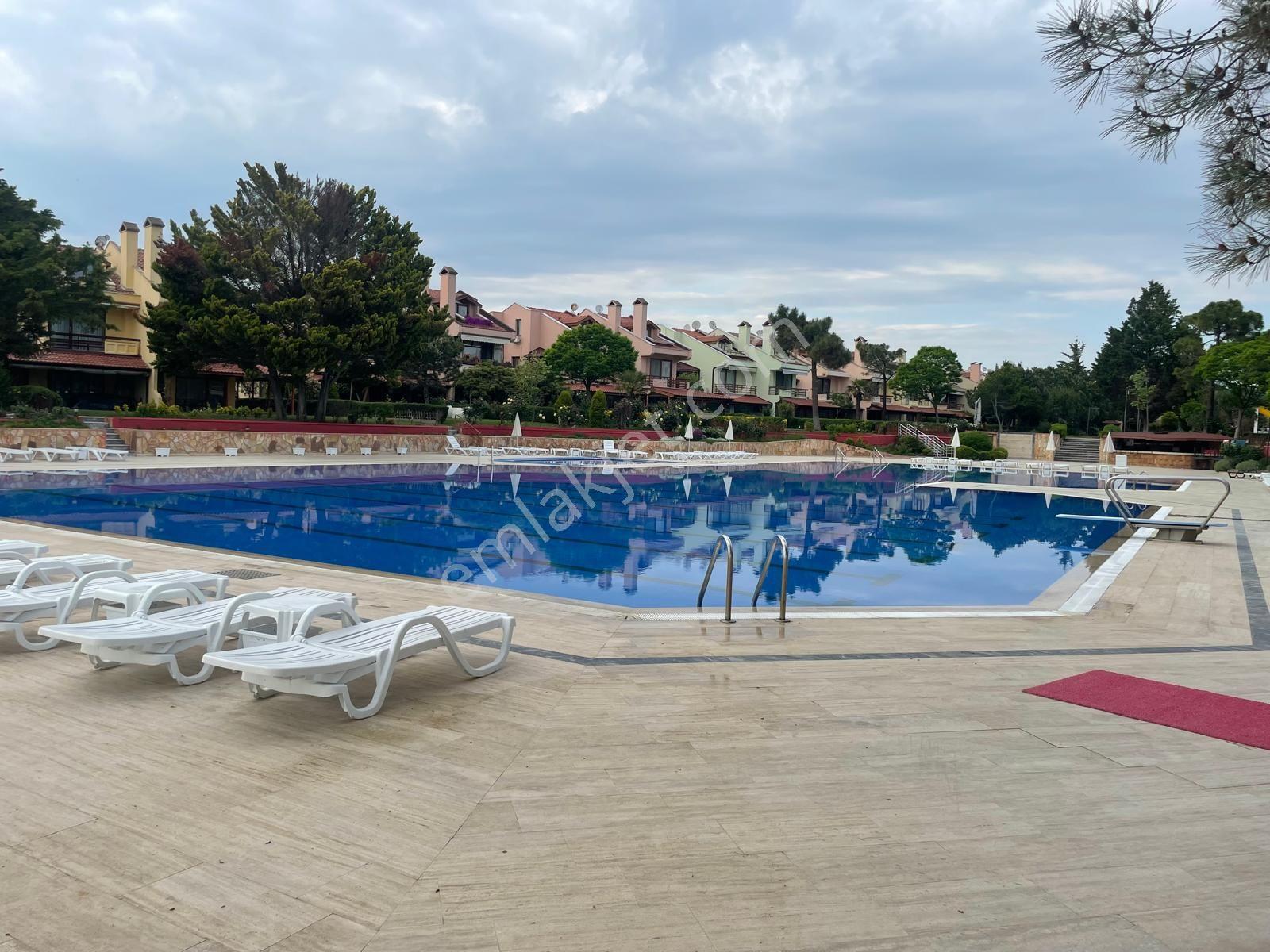 Kaptan Country Tatil Sitesinde Havuz Gören Cephe 4+1 Dubleks - Görsel 17