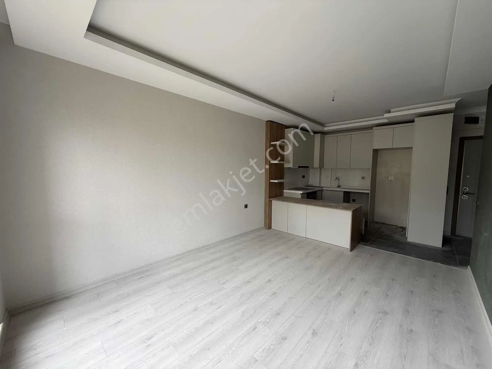 İncek'te 7&24 Güvenlikli Site'de Ön Cephe Cam Balkonlu Sıfır 1+1 - Görsel 5