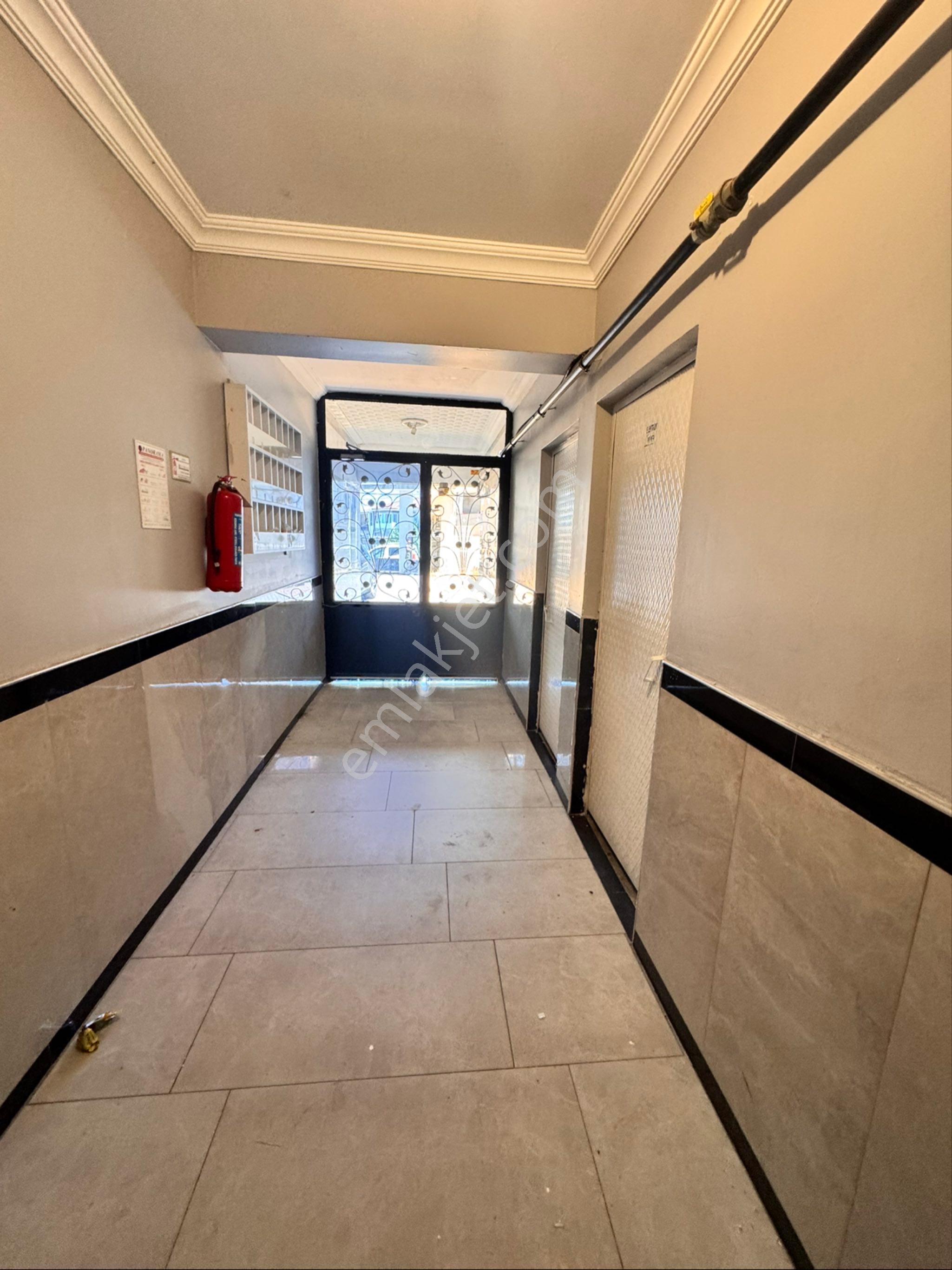 Kemaletin Mahalesinde Kıra Geniş Balkonlu Kiralık 2+1 Daire - Görsel 6