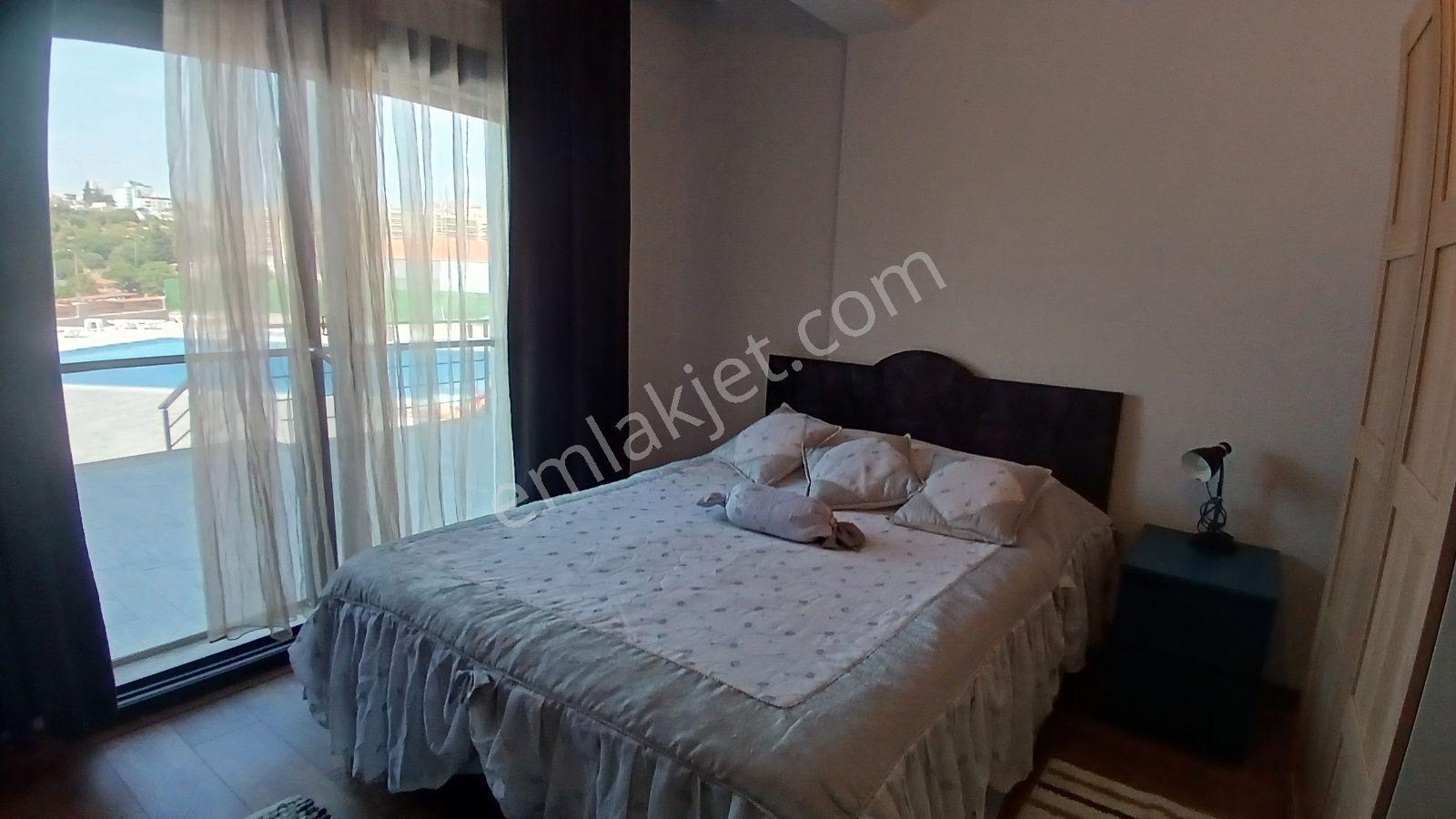 Kadınlardenizinde Havuzlu Sıtede Eşyalı Kiralık Daire - Görsel 23