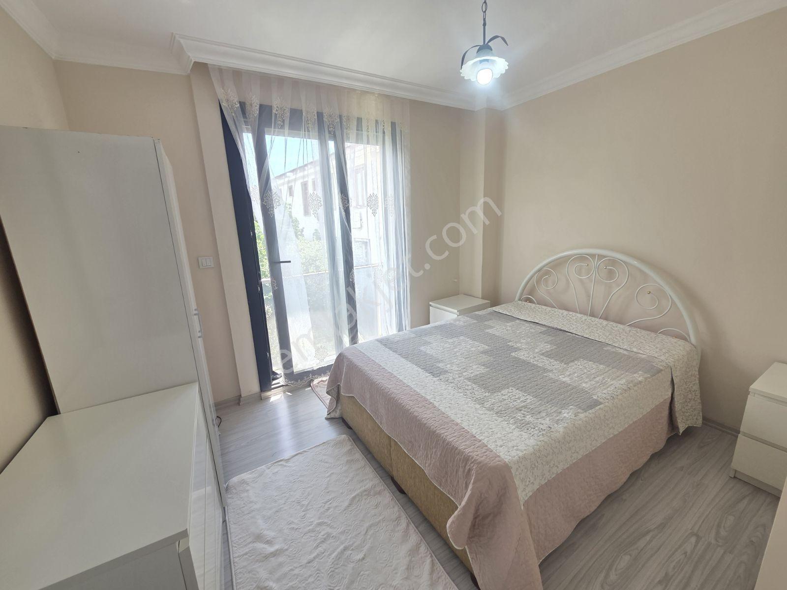 Yenifoça'da Merkeze Yakın Eşyalı Kiralık 1+1 Daire - Görsel 29