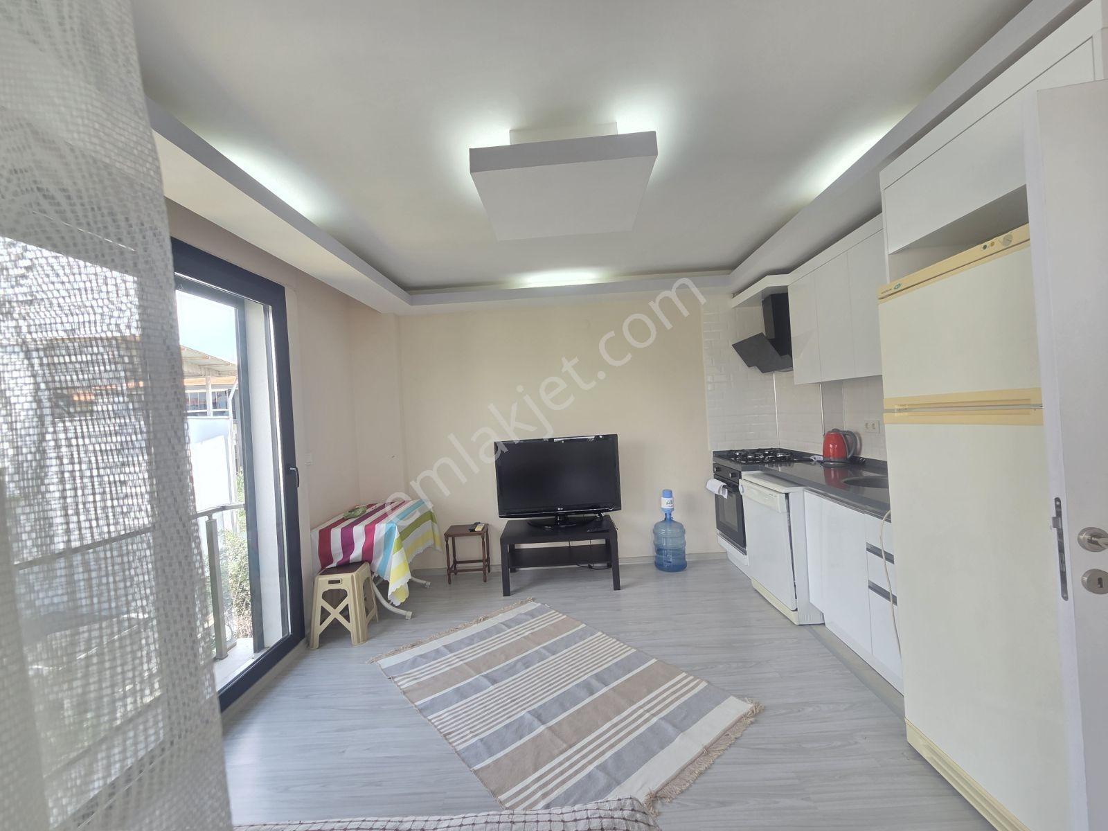 Yenifoça'da Merkeze Yakın Eşyalı Kiralık 1+1 Daire - Görsel 12