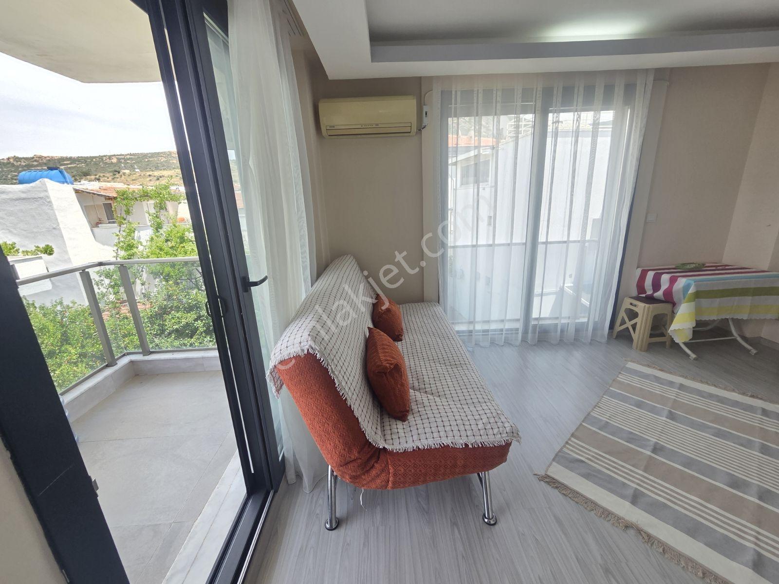 Yenifoça'da Merkeze Yakın Eşyalı Kiralık 1+1 Daire - Görsel 15