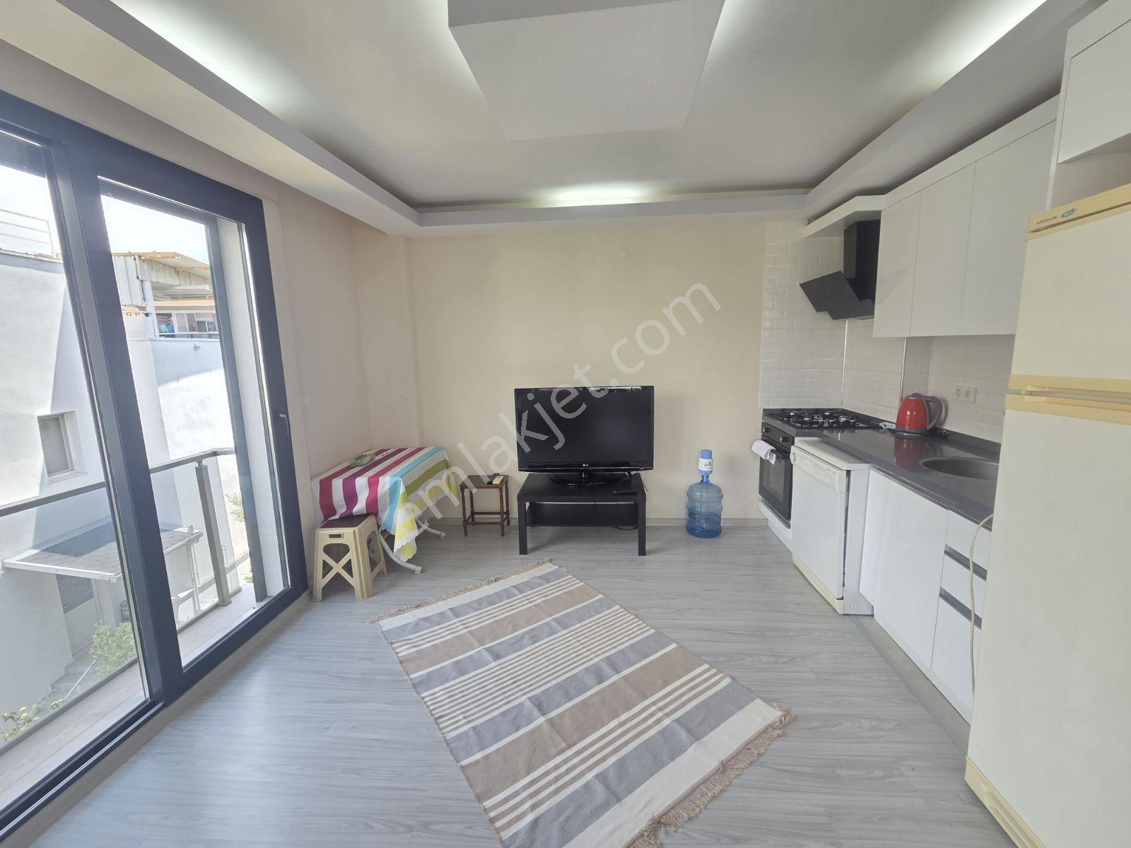 Yenifoça'da Merkeze Yakın Eşyalı Kiralık 1+1 Daire - Görsel 13