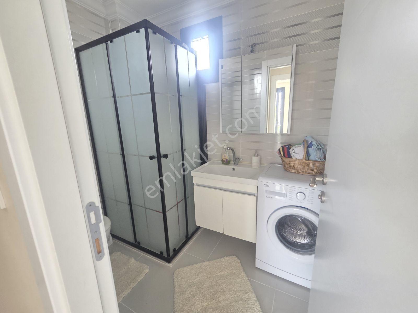 Yenifoça'da Merkeze Yakın Eşyalı Kiralık 1+1 Daire - Görsel 34