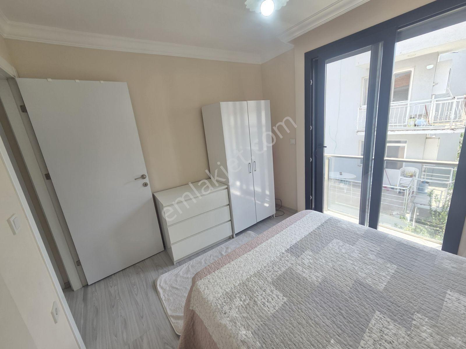 Yenifoça'da Merkeze Yakın Eşyalı Kiralık 1+1 Daire - Görsel 26
