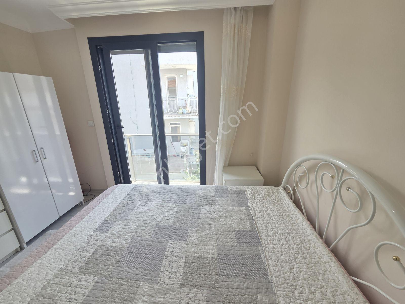 Yenifoça'da Merkeze Yakın Eşyalı Kiralık 1+1 Daire - Görsel 27
