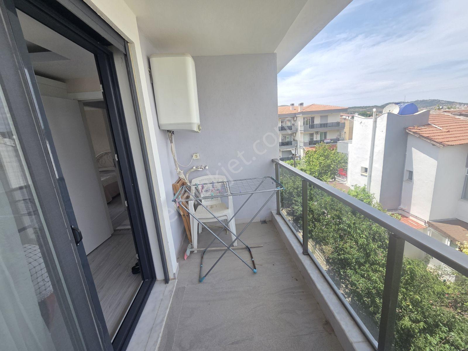 Yenifoça'da Merkeze Yakın Eşyalı Kiralık 1+1 Daire - Görsel 16