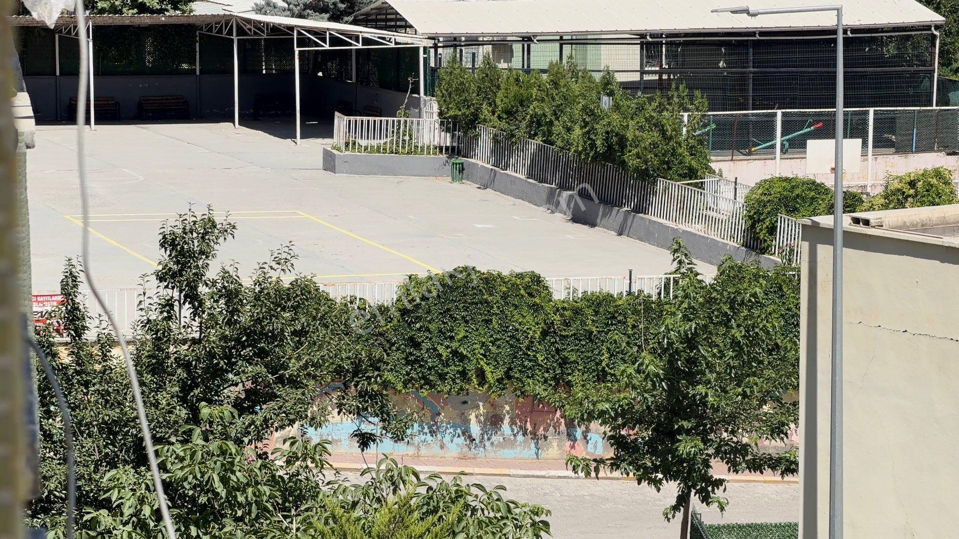 Bkc ‘den Karşıyaka’da 3+1 Kiralık Ara Kat Köşebaşı Havalesiz - Görsel 9
