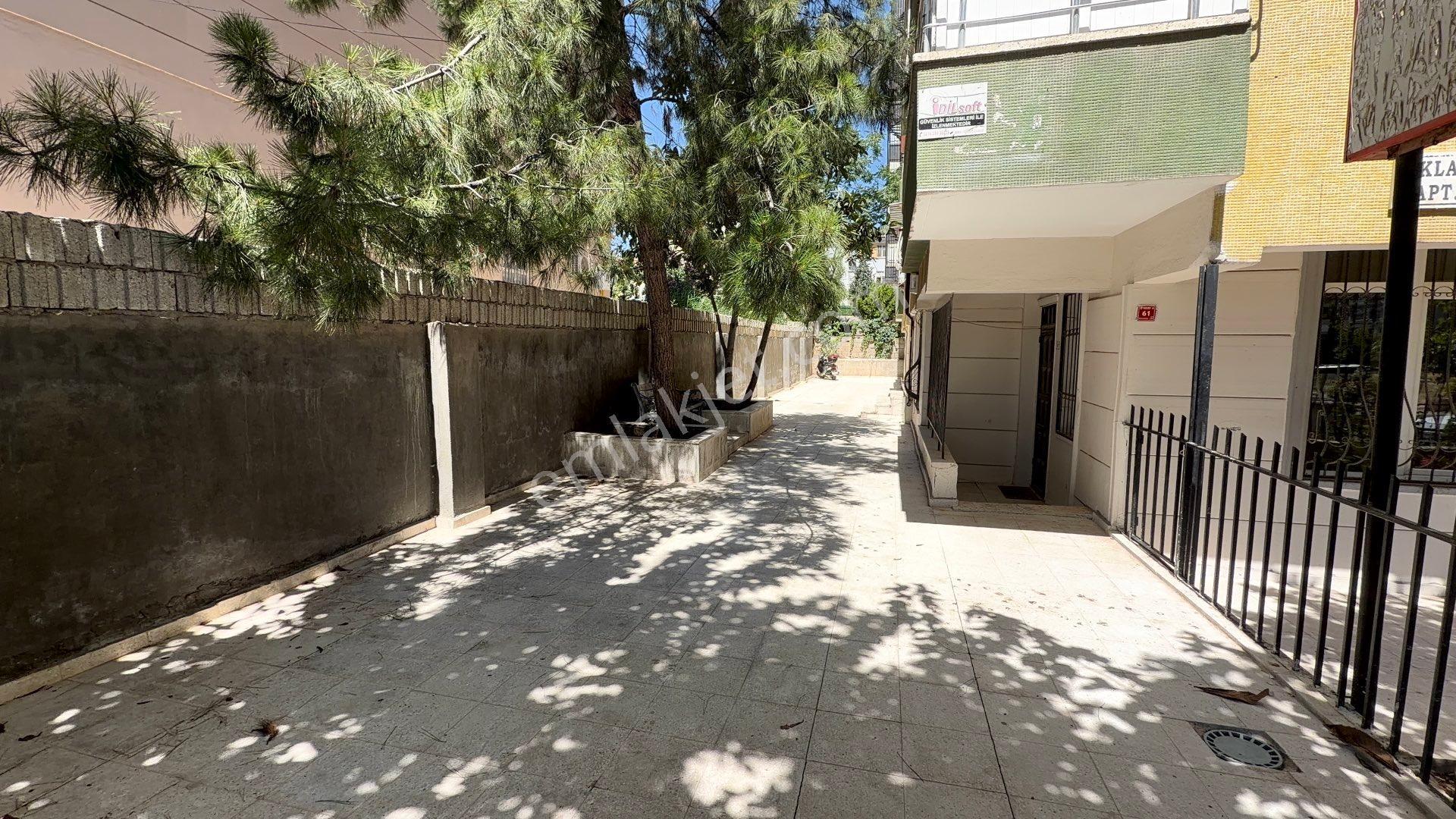 Bkc ‘den Karşıyaka’da 3+1 Kiralık Ara Kat Köşebaşı Havalesiz - Görsel 23