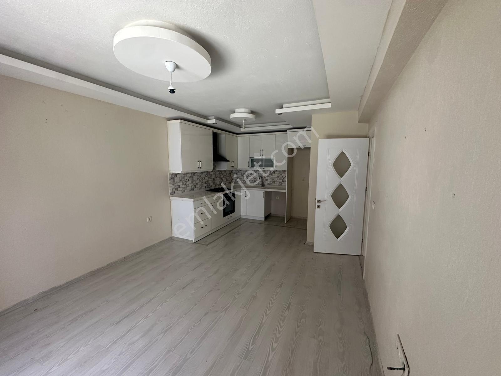 Foça Bağarası Hacıveli Mah. Kiralık 2+1 Bahçe Katı Daire - Görsel 14