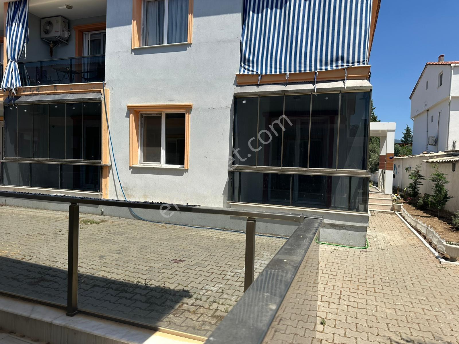 Foça Bağarası Hacıveli Mah. Kiralık 2+1 Bahçe Katı Daire - Görsel 3