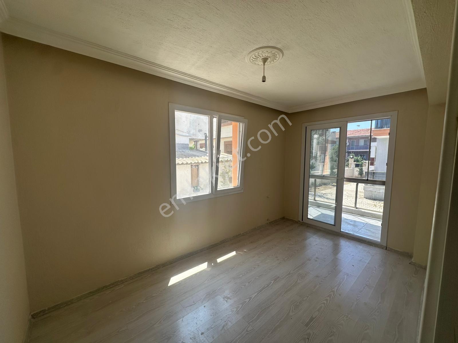 Foça Bağarası Hacıveli Mah. Kiralık 2+1 Bahçe Katı Daire - Görsel 12