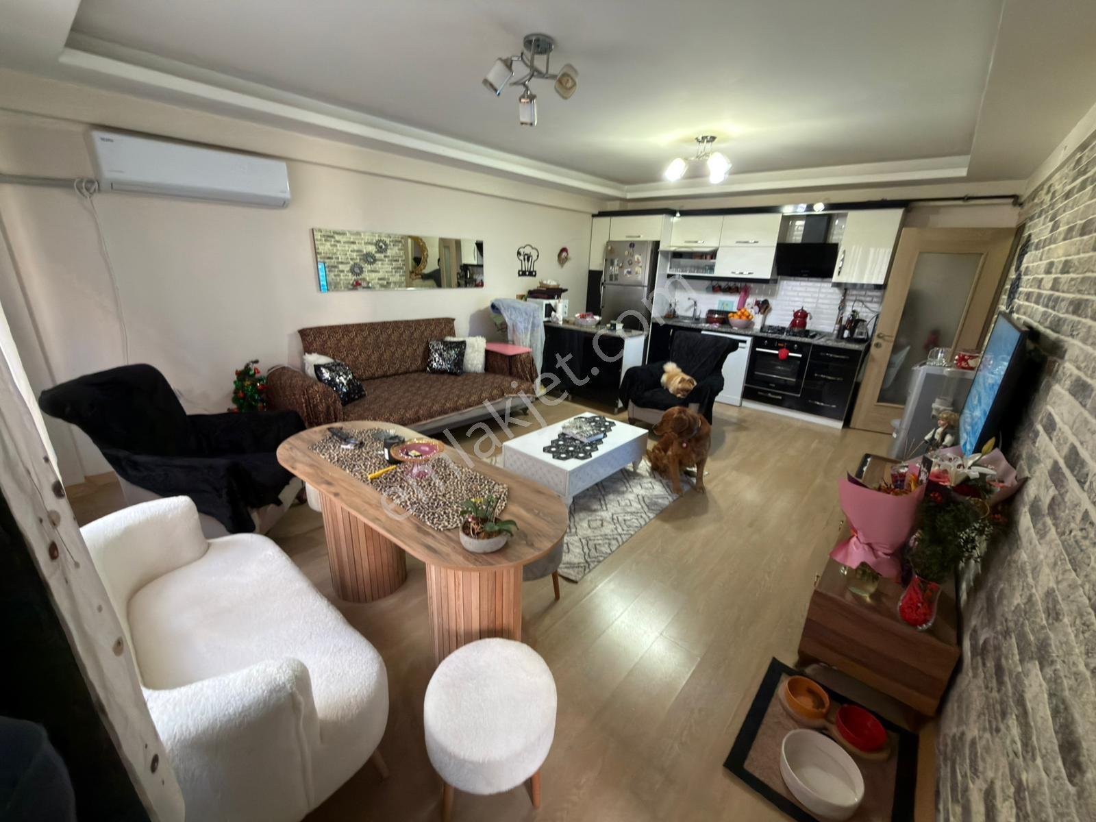 Satılık 2+1 Yeni Bina'da Çiğli İzban Yakını Eşyalı Daire