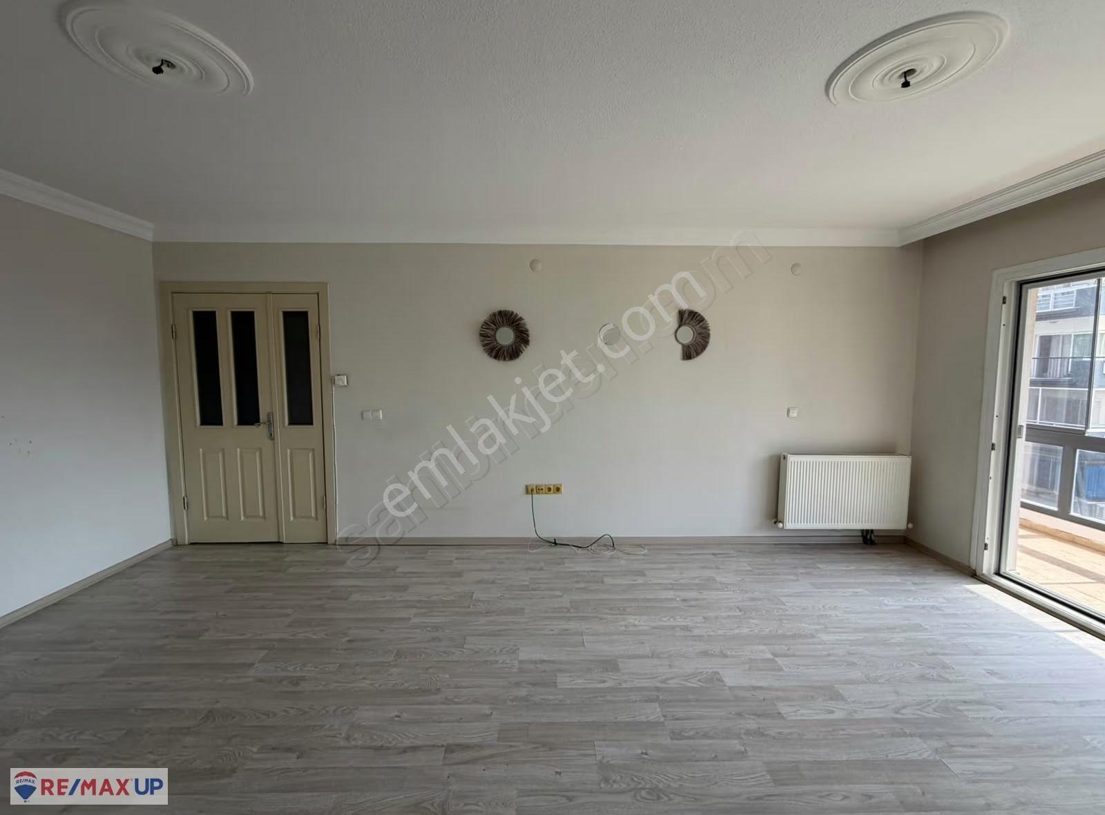 Buca Belediye Konutları Sitesi'nde Manzaralı Satılık 3+1 Daire - Görsel 7