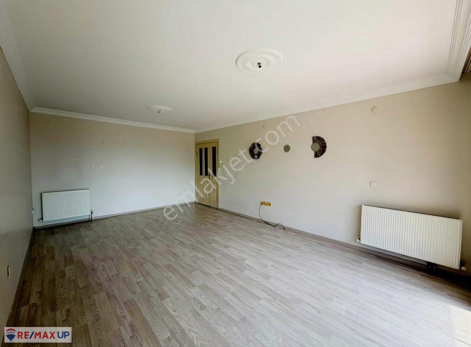 Buca Belediye Konutları Sitesi'nde Manzaralı Satılık 3+1 Daire - Görsel 17