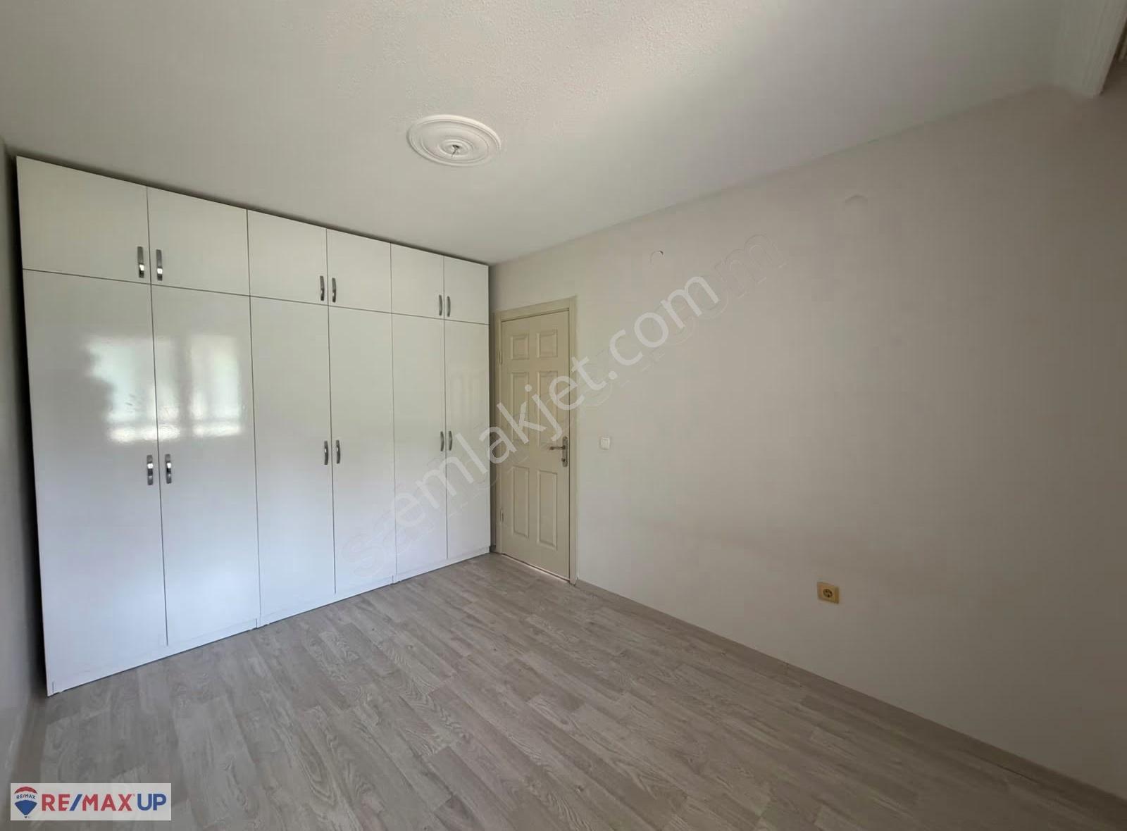 Buca Belediye Konutları Sitesi'nde Manzaralı Satılık 3+1 Daire - Görsel 15