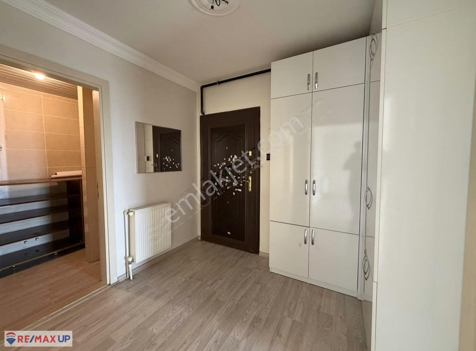 Buca Belediye Konutları Sitesi'nde Manzaralı Satılık 3+1 Daire - Görsel 4