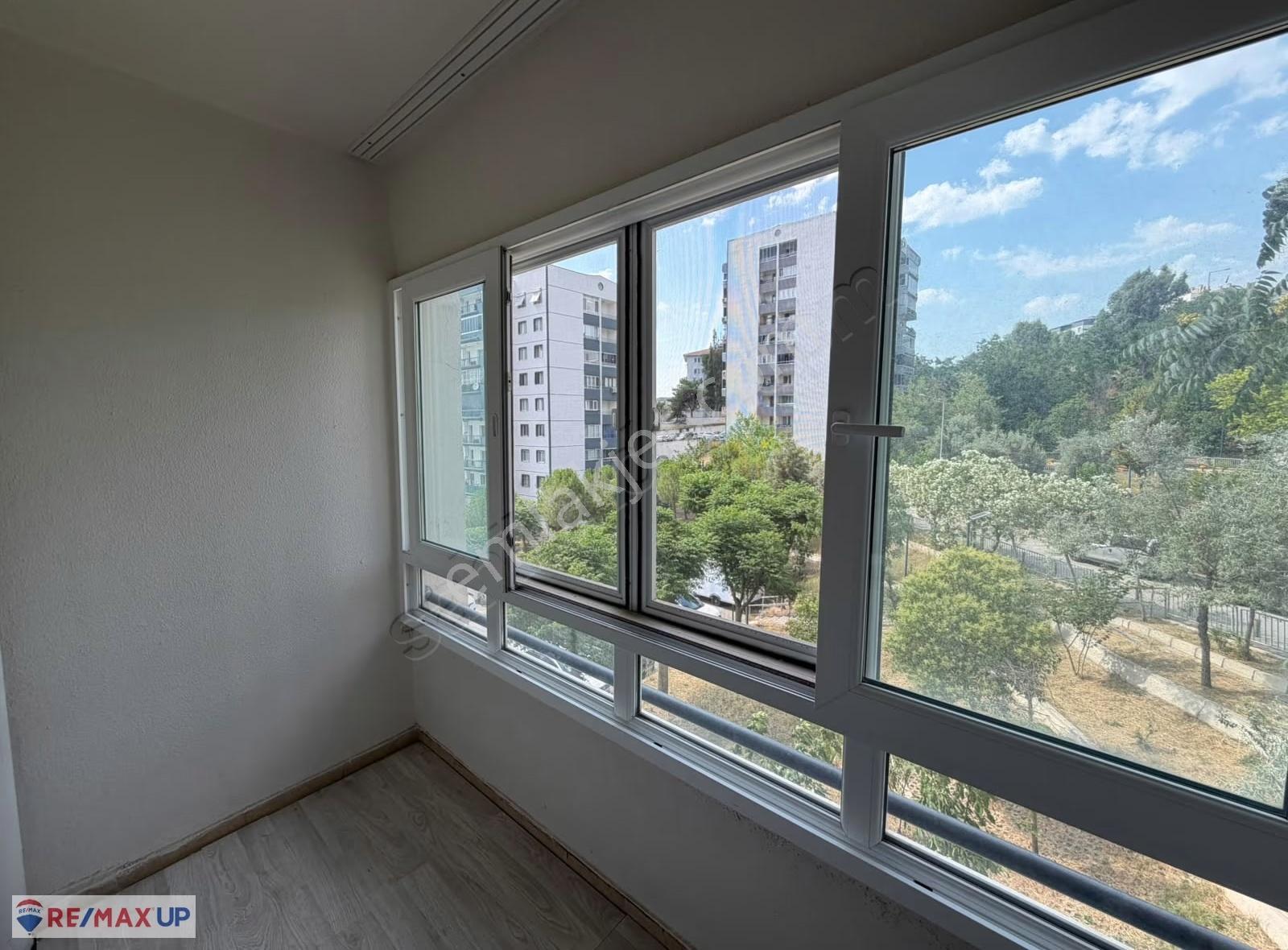 Buca Belediye Konutları Sitesi'nde Manzaralı Satılık 3+1 Daire - Görsel 6