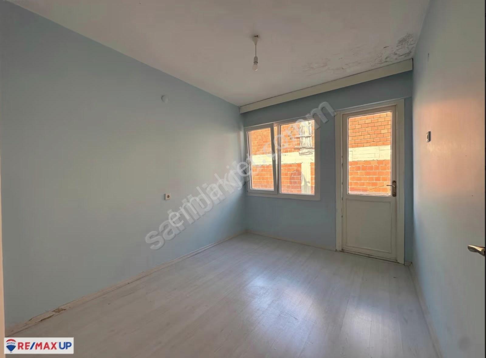 Güzelyalı Merkezde Sahile Yürüme Mesafesinde, 3+1 Satılık Daire - Görsel 3
