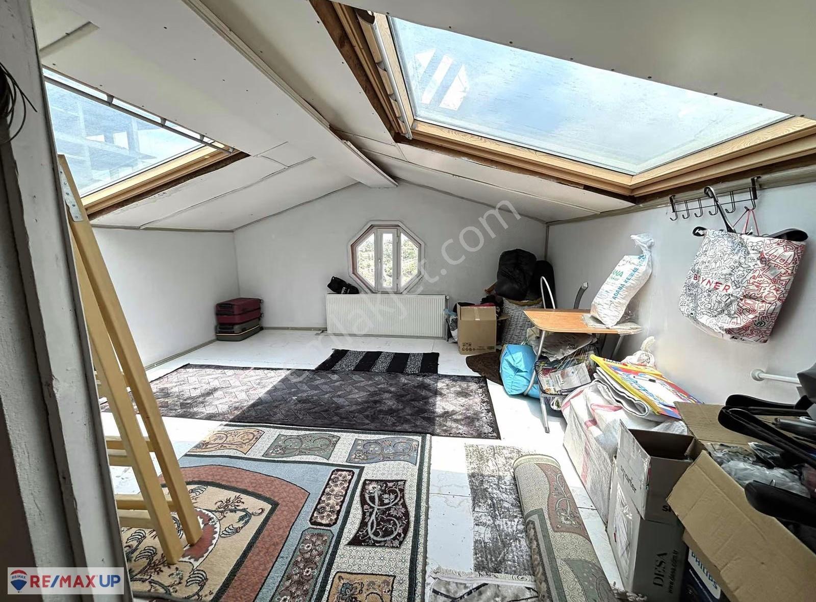 Şehir İçinde Villa Konforu! Adatepe Villalarında Şömineli 5+1 - Görsel 11