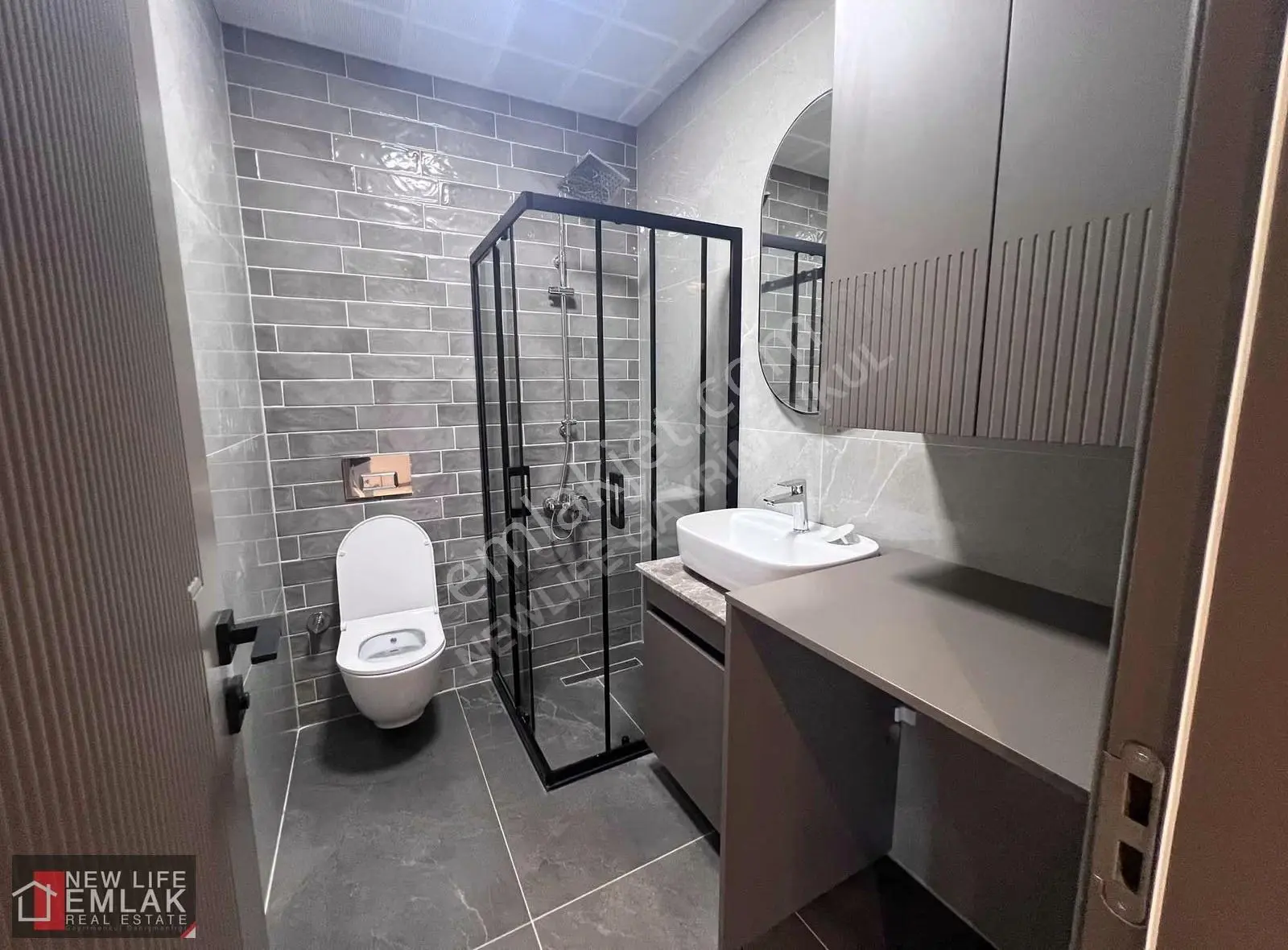 Kuşadası Satılık 1+1 Havuzlu Daire, 52m², Modern Mimari - Görsel 4