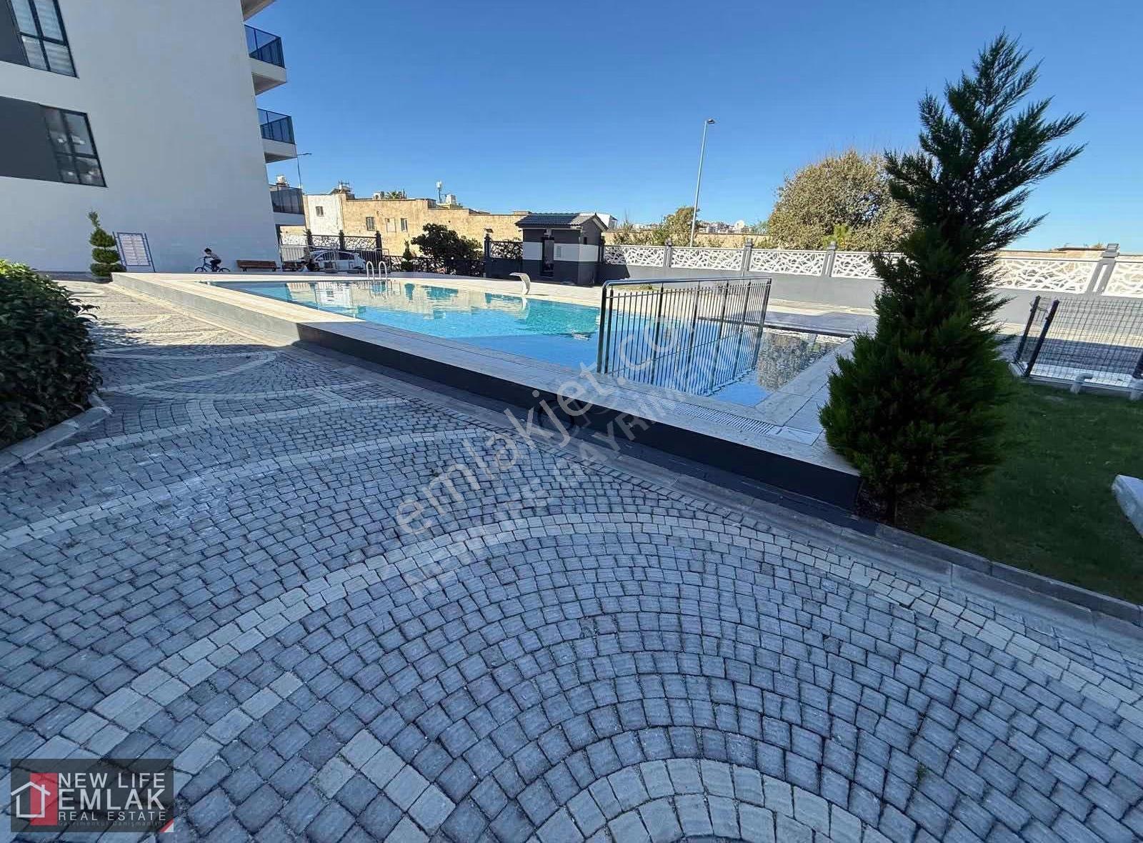 Kuşadasında Kapalı Mutfak Yerden Isıtmalı Havuzlu Modern Daire - Görsel 7