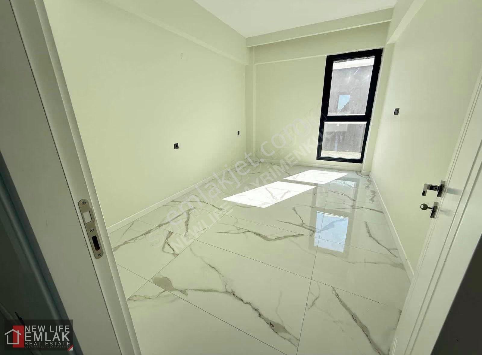 Kuşadasında Kapalı Mutfak Yerden Isıtmalı Havuzlu Modern Daire - Görsel 9