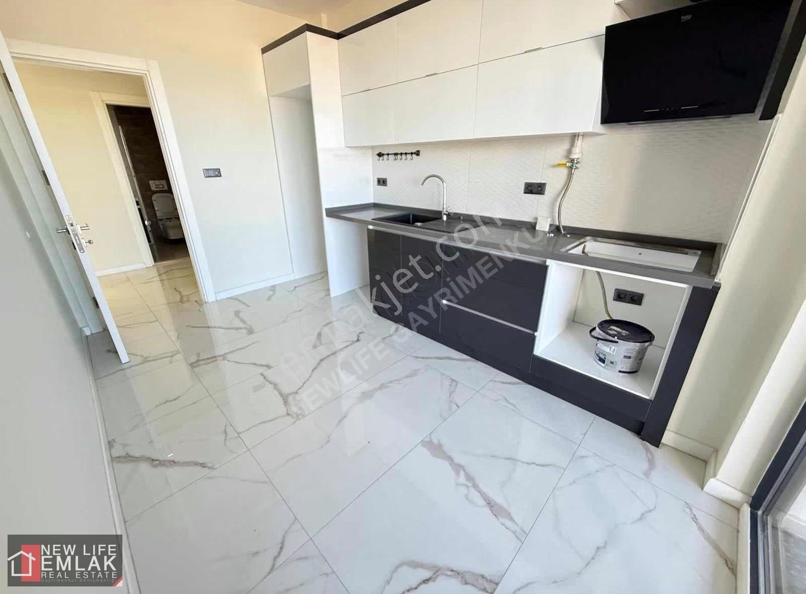 Kuşadasında Kapalı Mutfak Yerden Isıtmalı Havuzlu Modern Daire - Görsel 10
