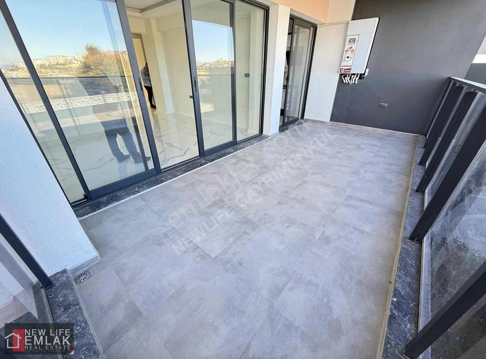 Kuşadasında Kapalı Mutfak Yerden Isıtmalı Havuzlu Modern Daire - Görsel 8
