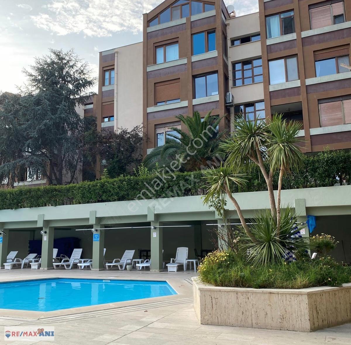 Remax Anı 'dan Çengelköy Orme Sitesi 'nde Kiralık 2+1 Daire