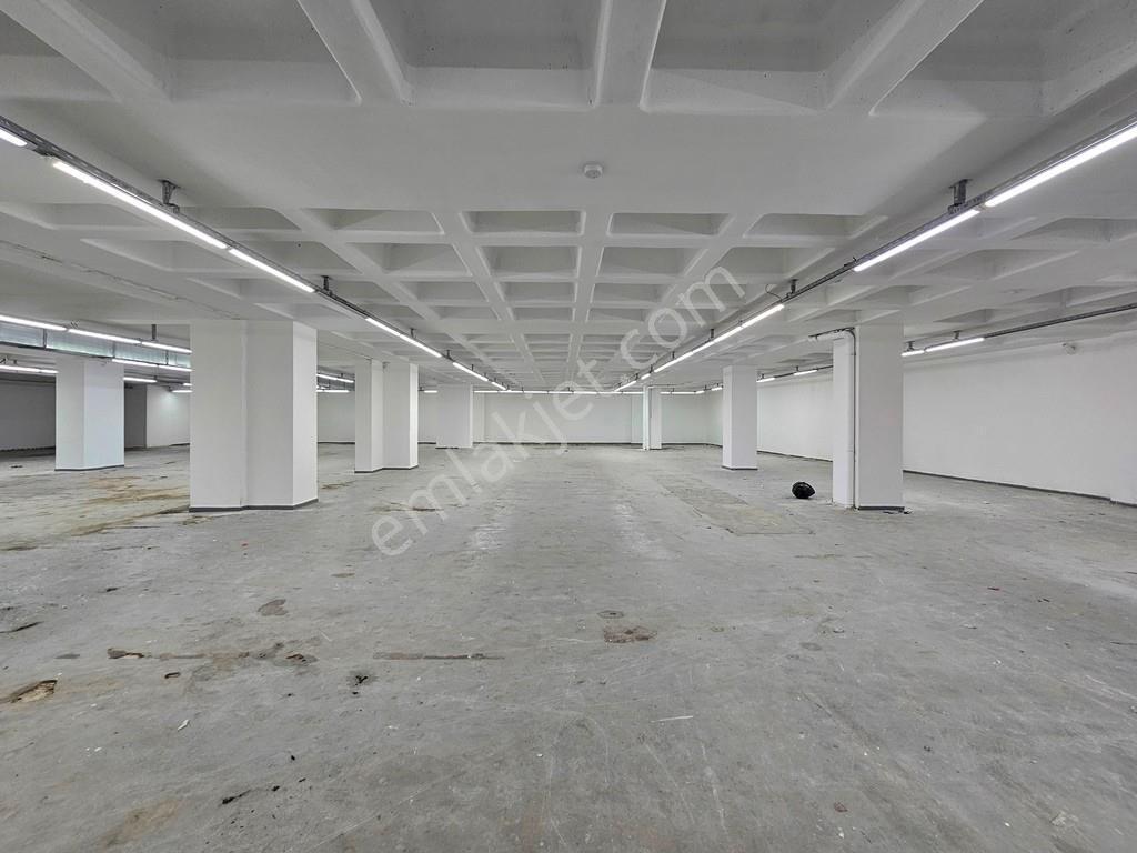 Esenyurt Yeşilkent Mh Çok Amaçlı Kullanıma Uygun 1.350 M2 İşyeri - Görsel 4