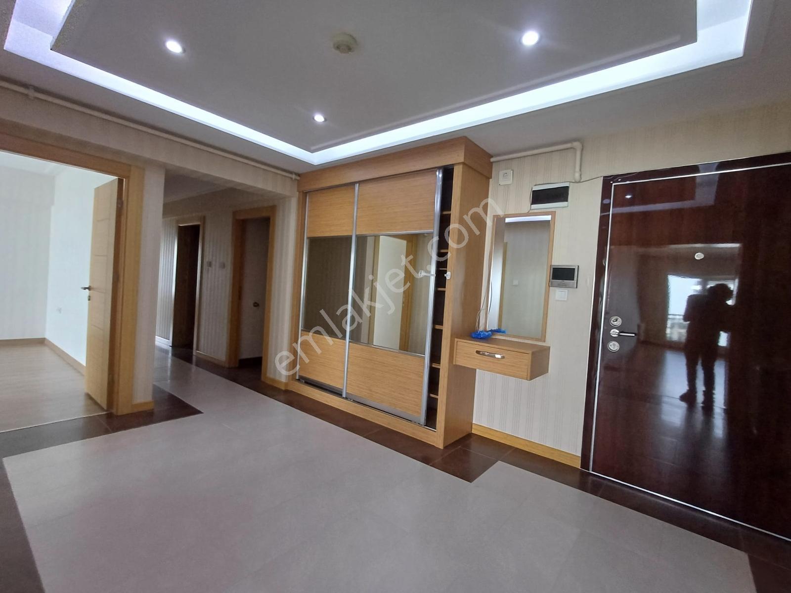 7/24 Güvenlik / Geniş Peyzajlı Sitede 4+1 Kiralık Daire - Görsel 35