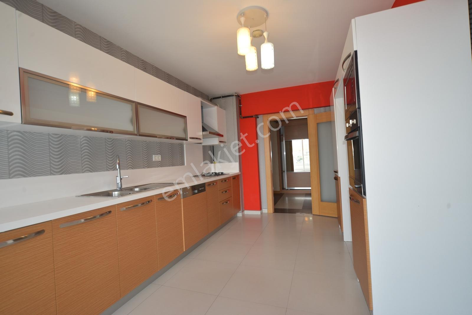 7/24 Güvenlik / Geniş Peyzajlı Sitede 4+1 Kiralık Daire - Görsel 12