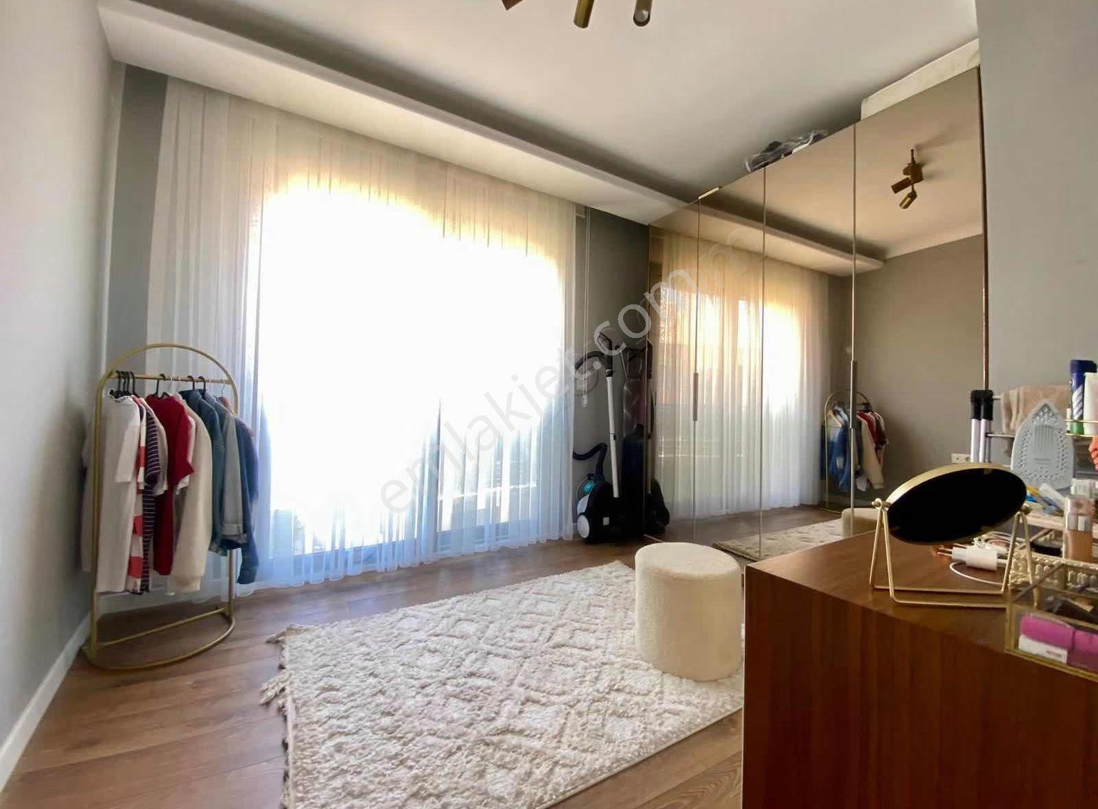 Yiğit Gayrimenkul'den Çeşme Merkez'de Uygun Fiyatlı 2+1 - Görsel 14