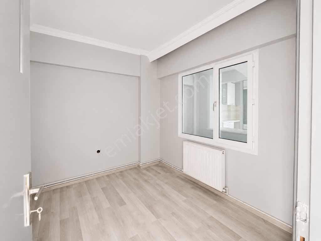 Bostanlı Ana Cadde Üzerinde Kiralık 3+1 Ofis / Daire (110m²) - Görsel 5