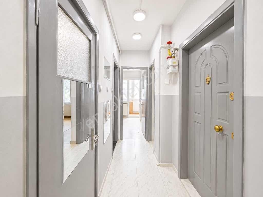 Bostanlı Ana Cadde Üzerinde Kiralık 3+1 Ofis / Daire (110m²) - Görsel 9