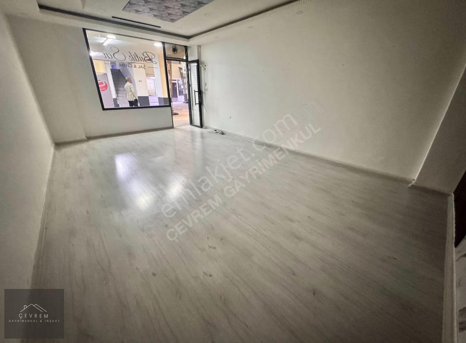 İş Hanı İçerisinde Harika Konumda Masrafsız 30m² Kiralık İş Yeri - Görsel 4