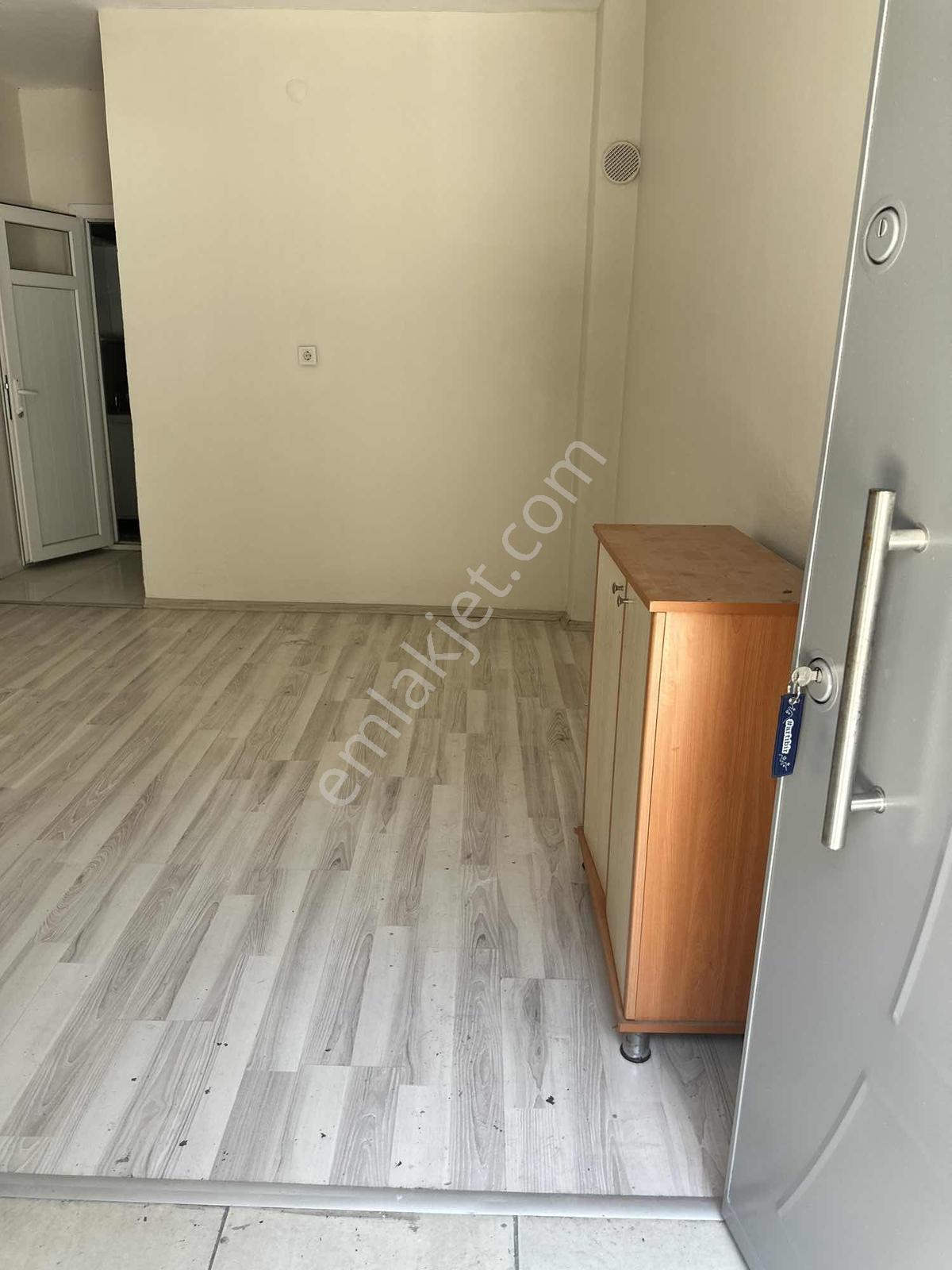 Bayraklı Adelet Mahallesi Merkezi Konumda Kiralık 2+1 Daire - Görsel 5