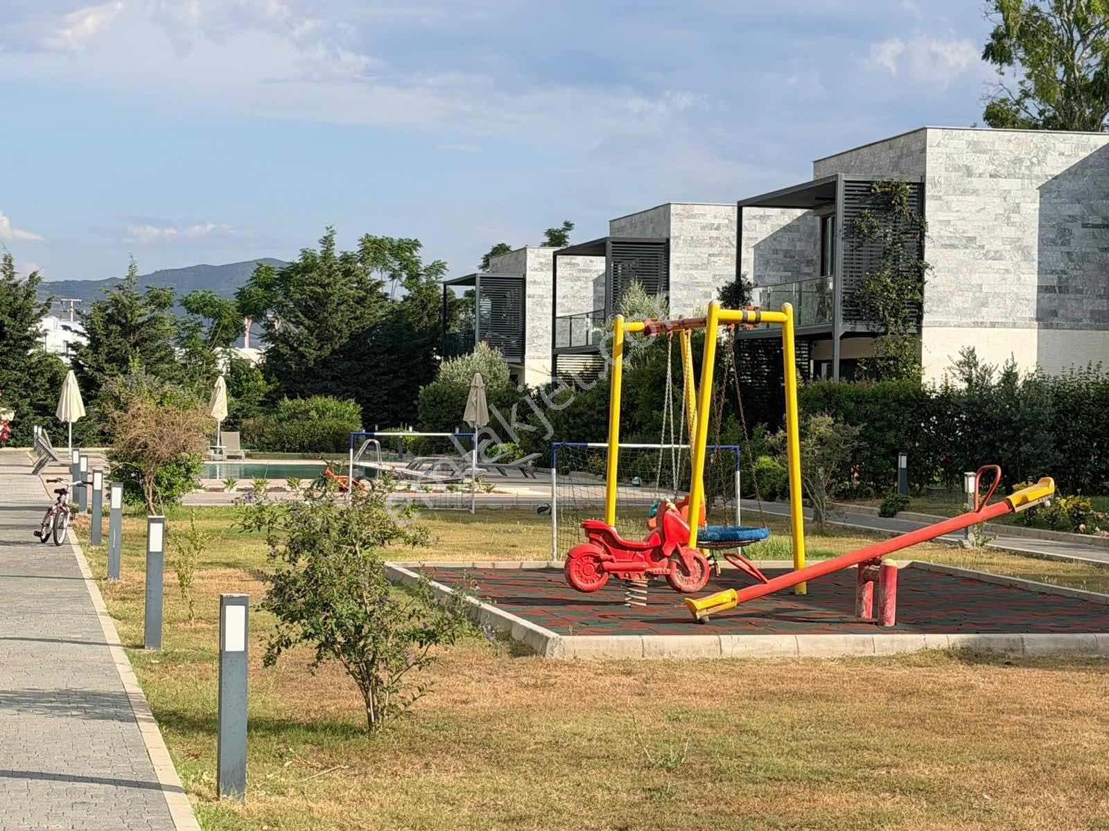 Bodrum Gümüşlük Denize Yürüyüş Mesafesinde 2 Banyolu Bahçekatı - Görsel 2