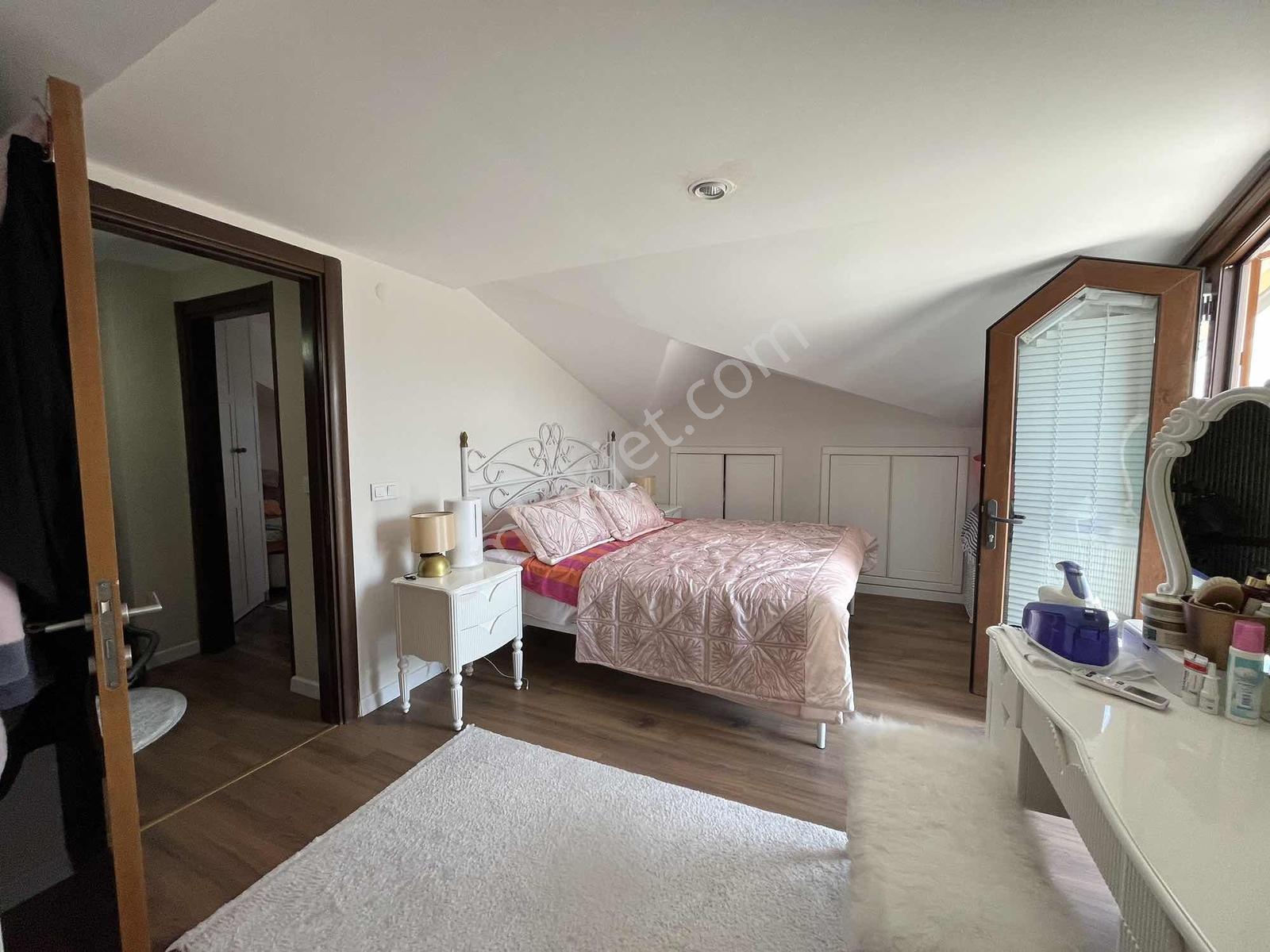 Köprübaşı Ada Konaklarında Kapalı Garajlı Çatı Dubleks Daire - Görsel 32