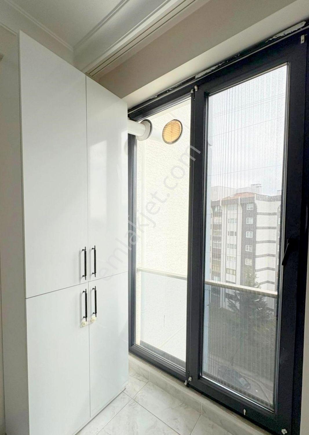 Mertcan'dan Havuzlu Güvenlikli Lüks Sitede Ara Kat 2+1 Daire - Görsel 6